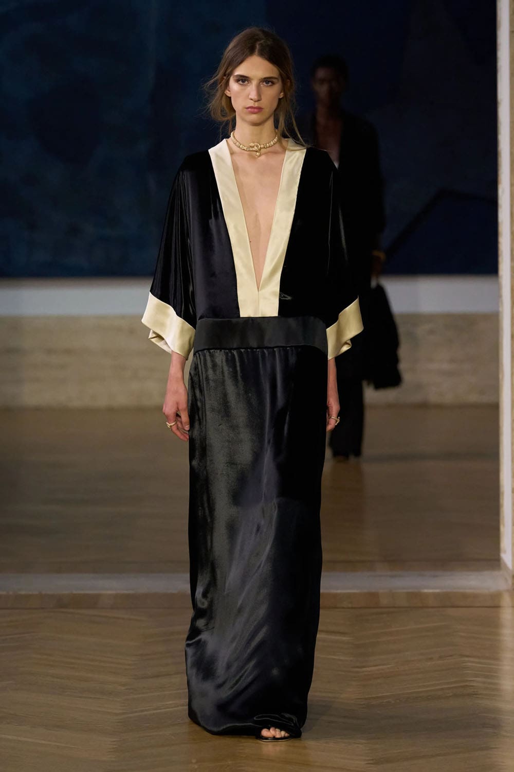 Fendi 2026/2027秋冬高级定制系列 Runway 杂志(17)