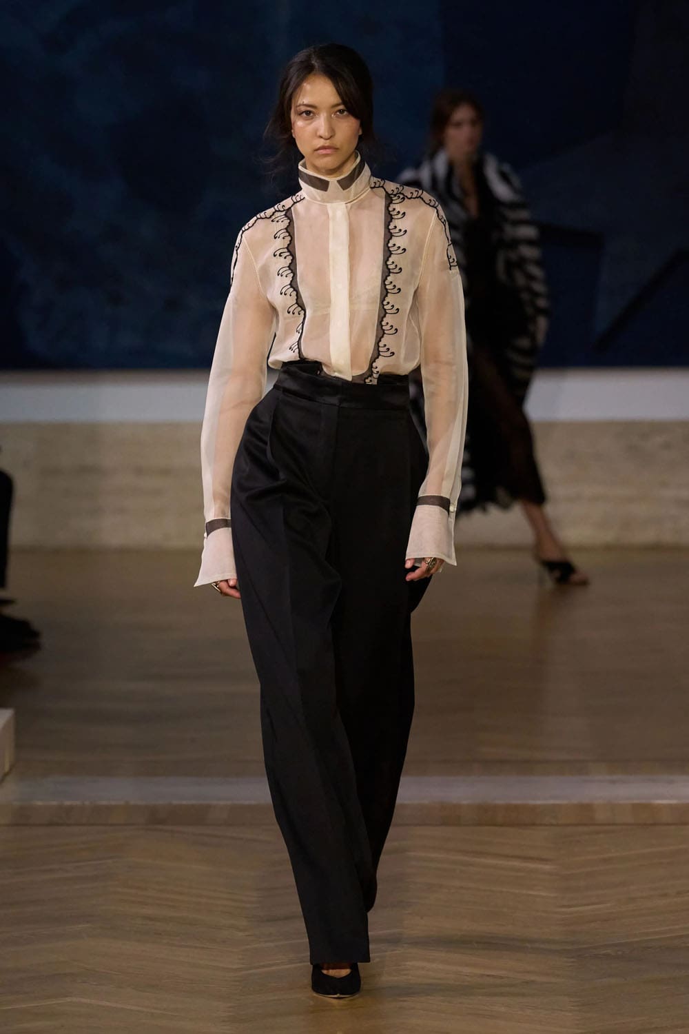 Fendi 2026/2027秋冬高级定制系列 Runway 杂志(21)