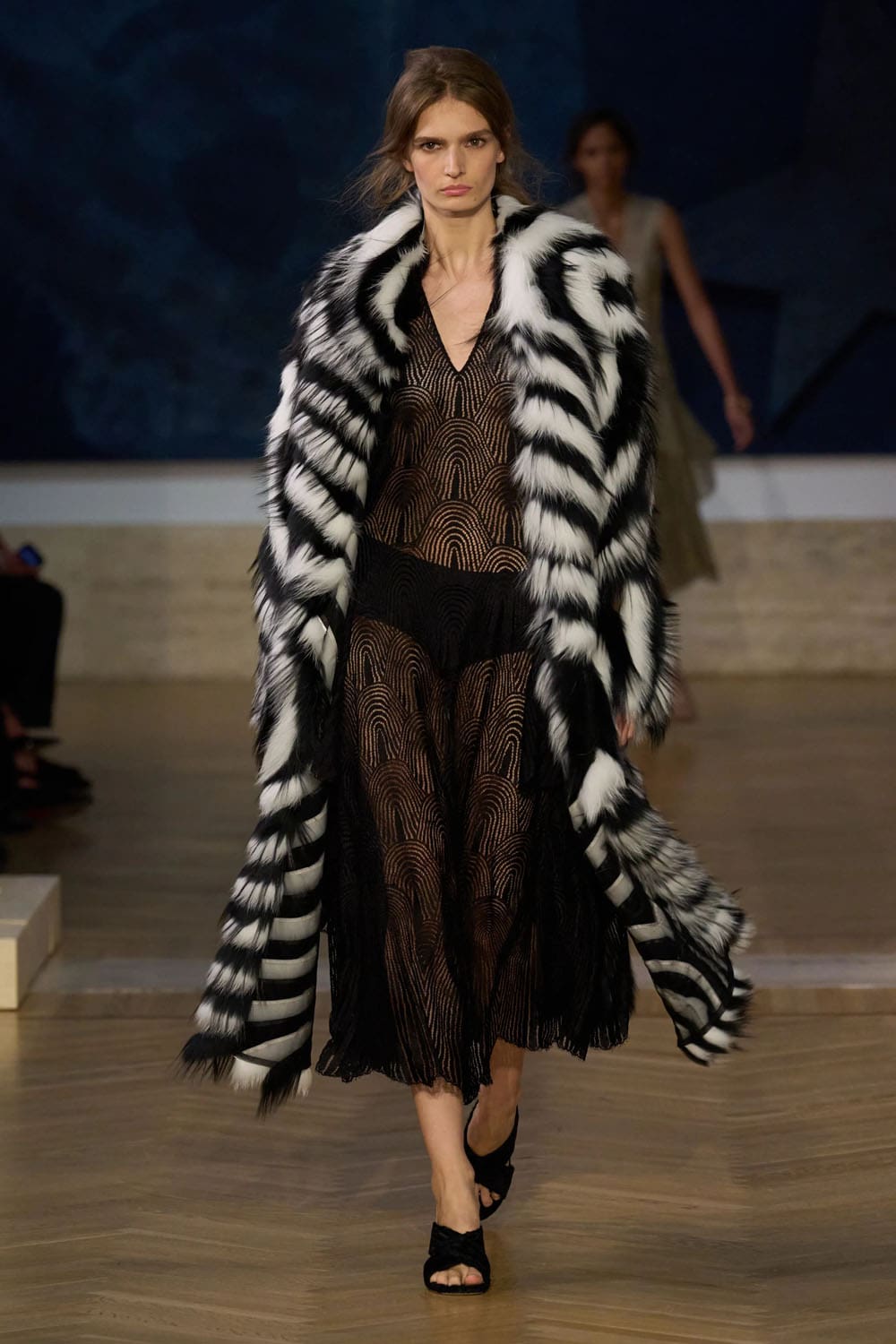 Fendi 2026/2027秋冬高级定制系列 Runway 杂志(22)