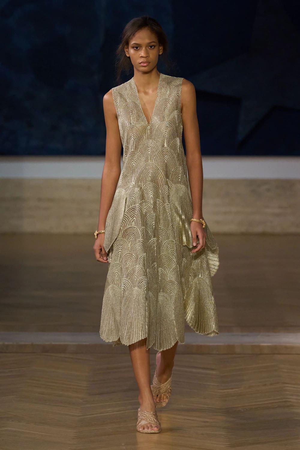 Fendi 2026/2027秋冬高级定制系列 Runway 杂志(23)