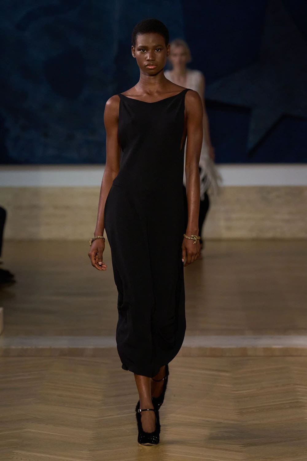 Fendi 2026/2027秋冬高级定制系列 Runway 杂志(26)