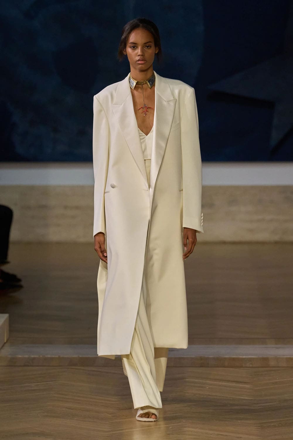 Fendi 2026/2027秋冬高级定制系列 Runway 杂志(28)