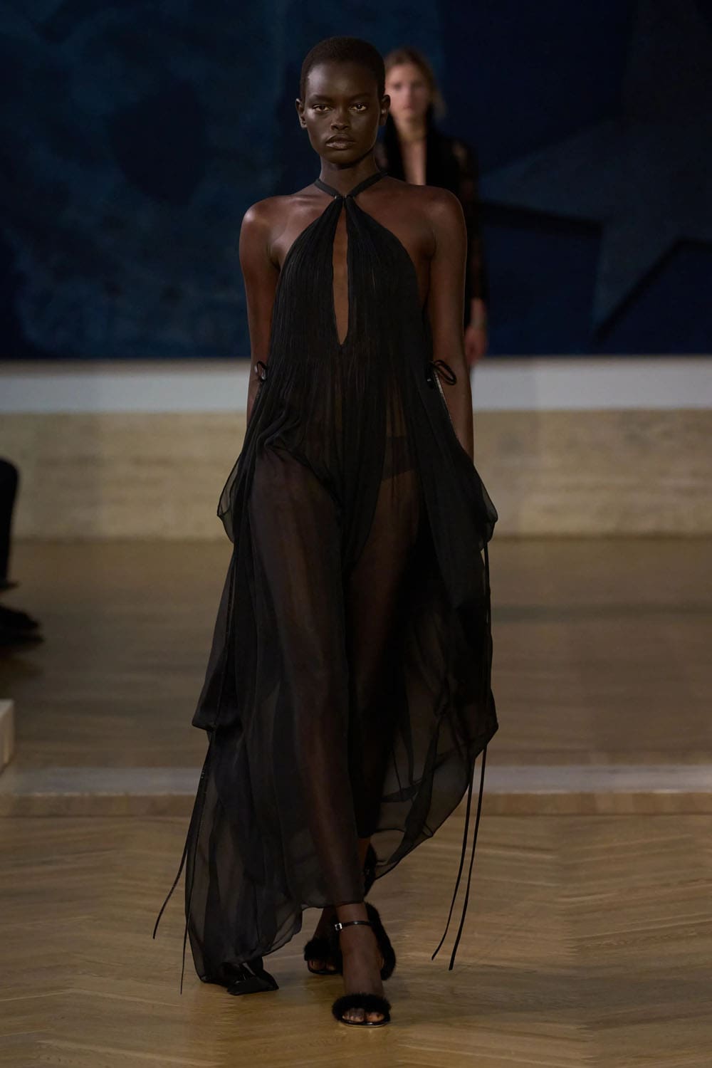 Fendi 2026/2027秋冬高级定制系列 Runway 杂志(34)