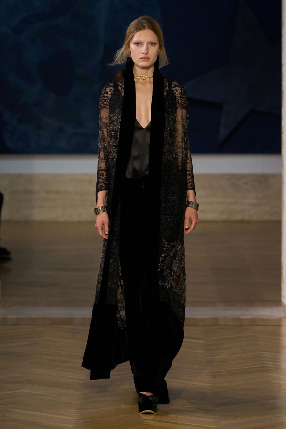 Fendi 2026/2027秋冬高级定制系列 Runway 杂志(35)