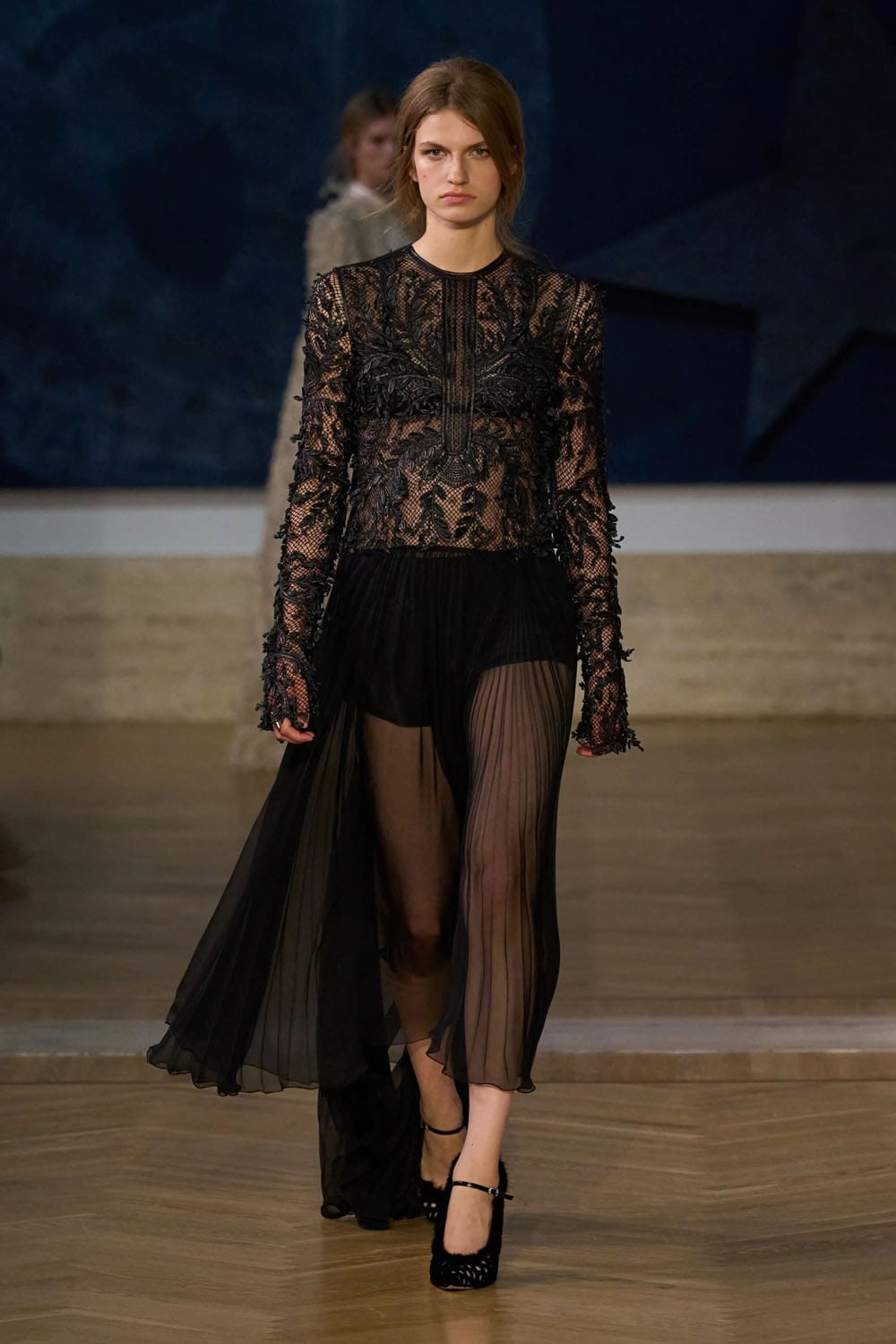 Fendi 2026/2027秋冬高级定制系列 Runway 杂志(41)