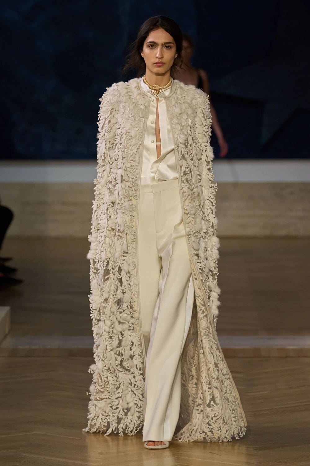 Fendi 2026/2027秋冬高级定制系列 Runway 杂志(44)