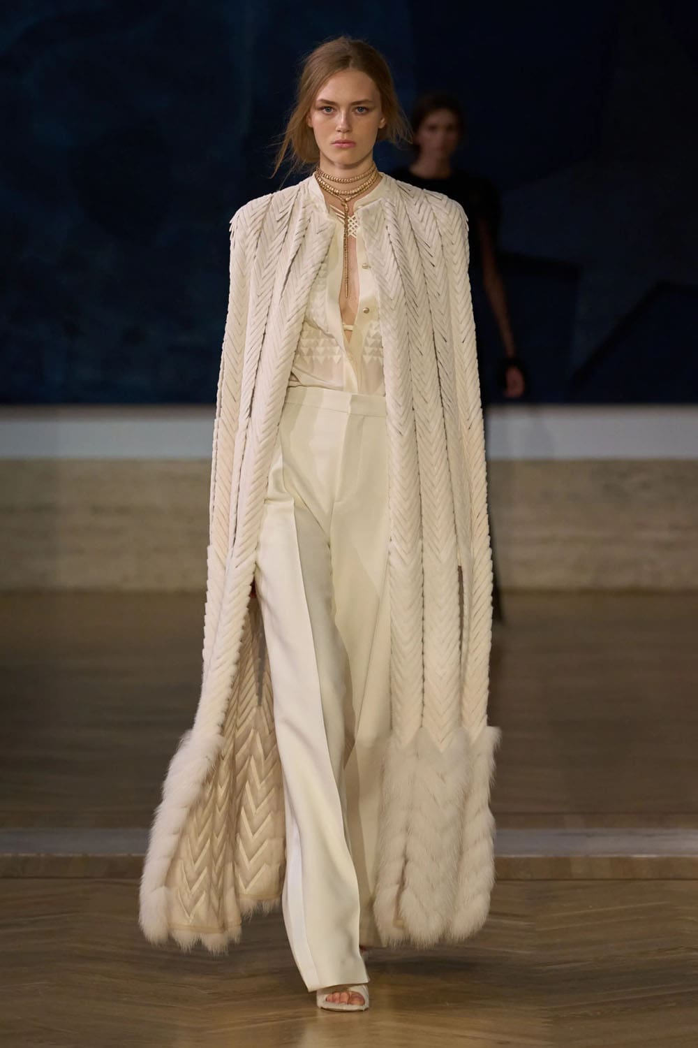 Fendi 2026/2027秋冬高级定制系列 Runway 杂志(53)