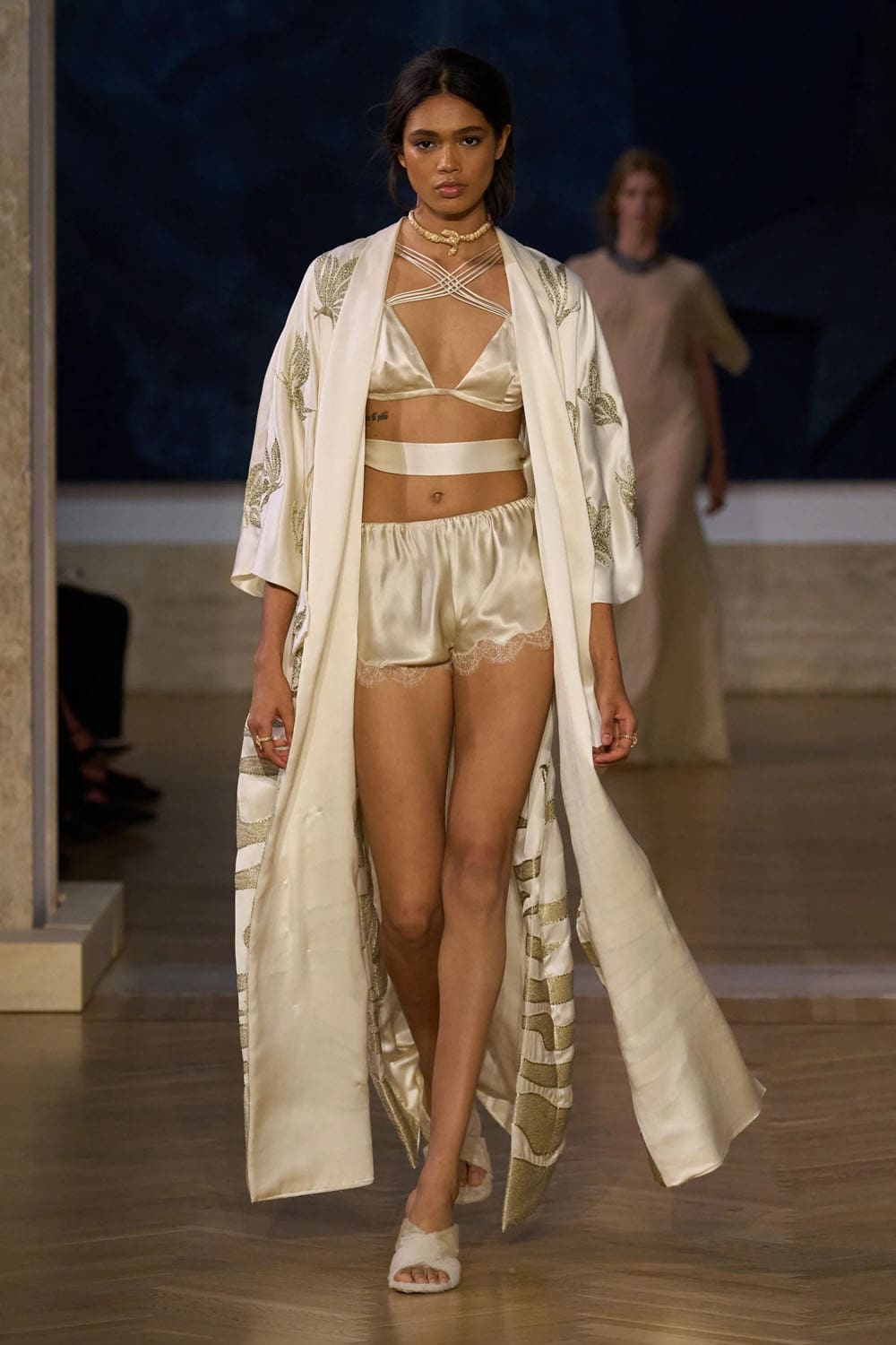 Fendi 2026/2027秋冬高级定制系列 Runway 杂志(56)