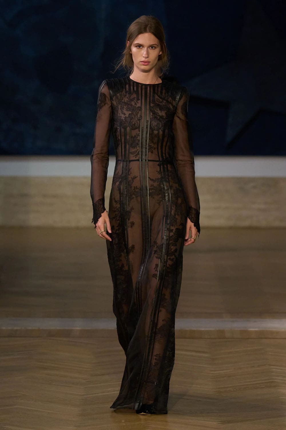 Fendi 2026/2027秋冬高级定制系列 Runway 杂志(64)