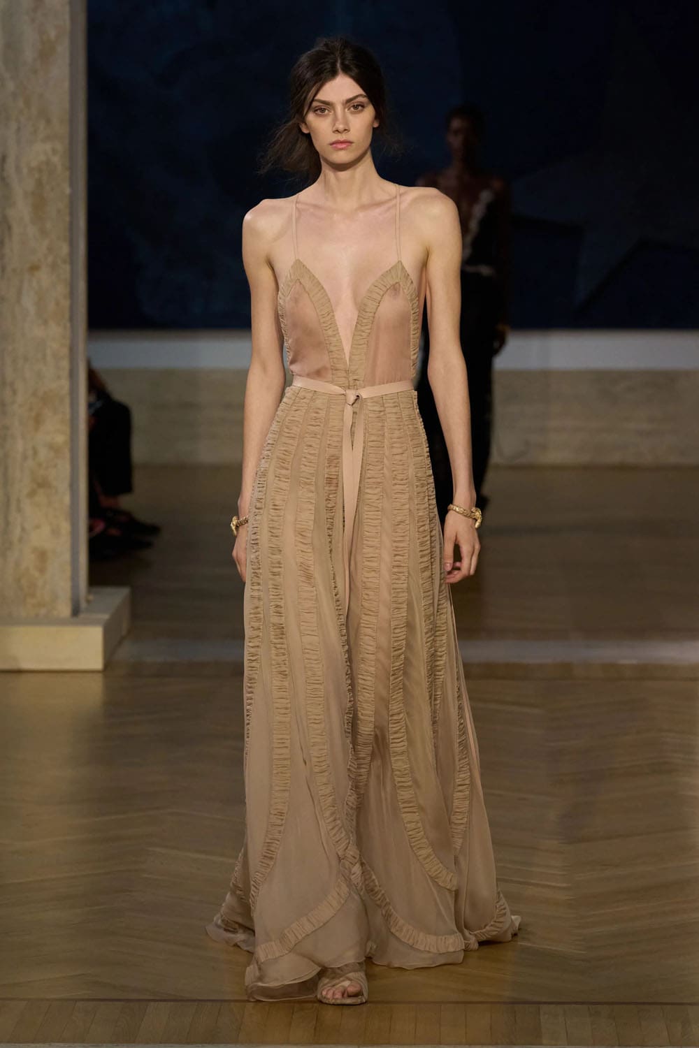 Fendi 2026/2027秋冬高级定制系列 Runway 杂志(68)