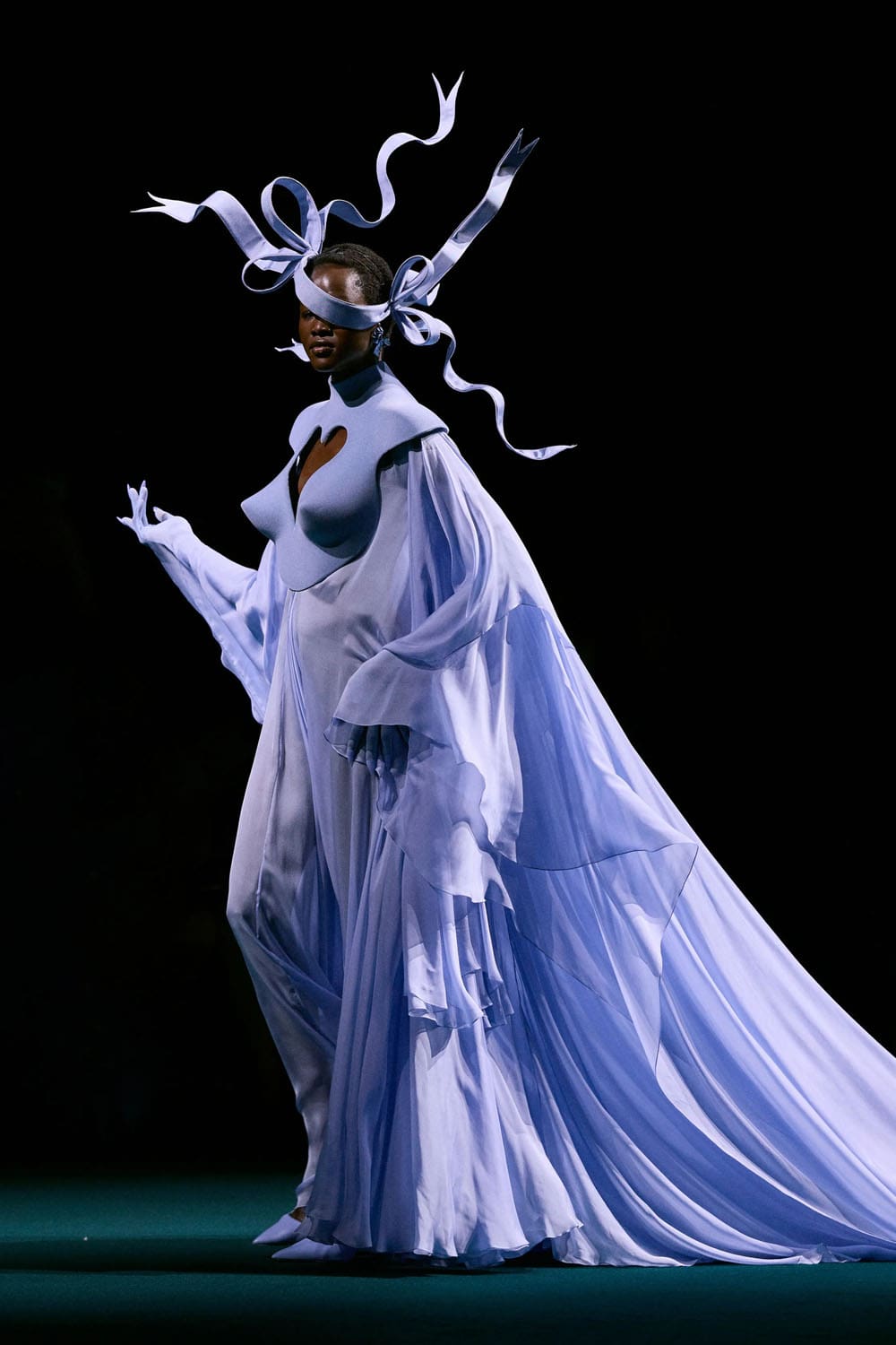 Robert Wun Herbst/Winter 2026/2027 Haute Couture Runway Magazin (20)