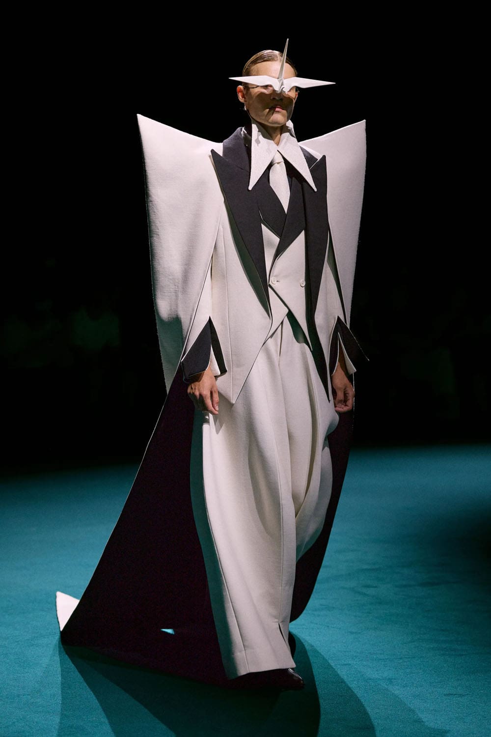 Robert Wun Herbst/Winter 2026/2027 Haute Couture Runway Magazin (6)