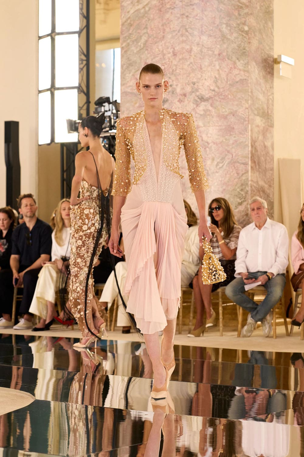 Коллекция Schiaparelli осень-зима 2026-2027 высокой моды Runway Журнал (17)