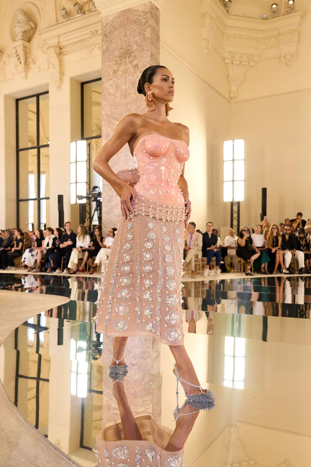 Коллекция Schiaparelli осень-зима 2026-2027 высокой моды Runway Журнал (18)