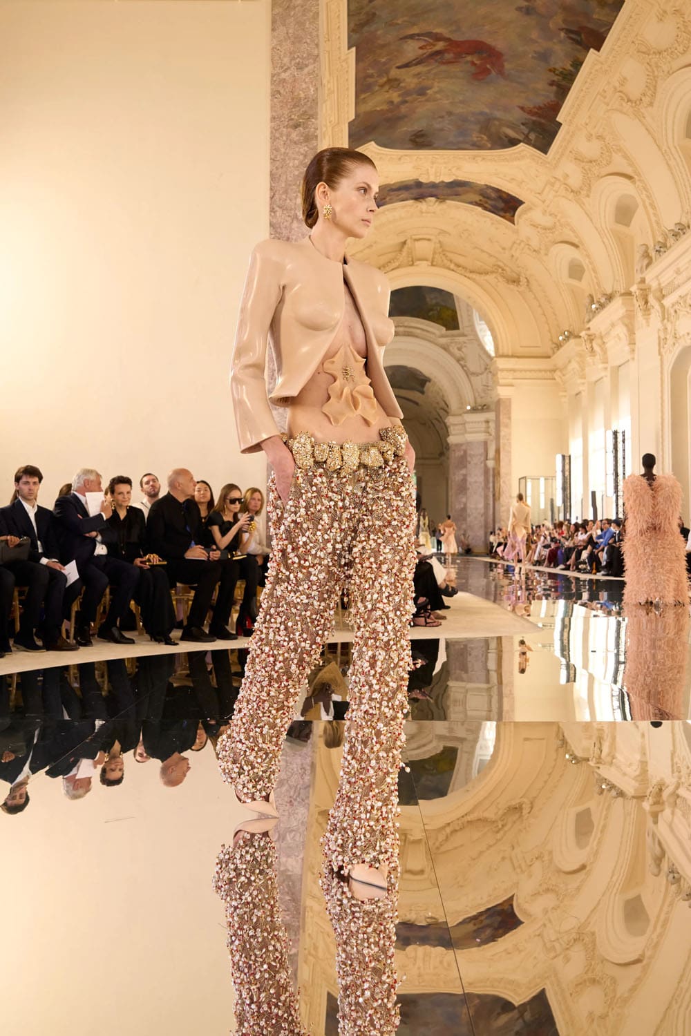 Коллекция Schiaparelli осень-зима 2026-2027 высокой моды Runway Журнал (21)