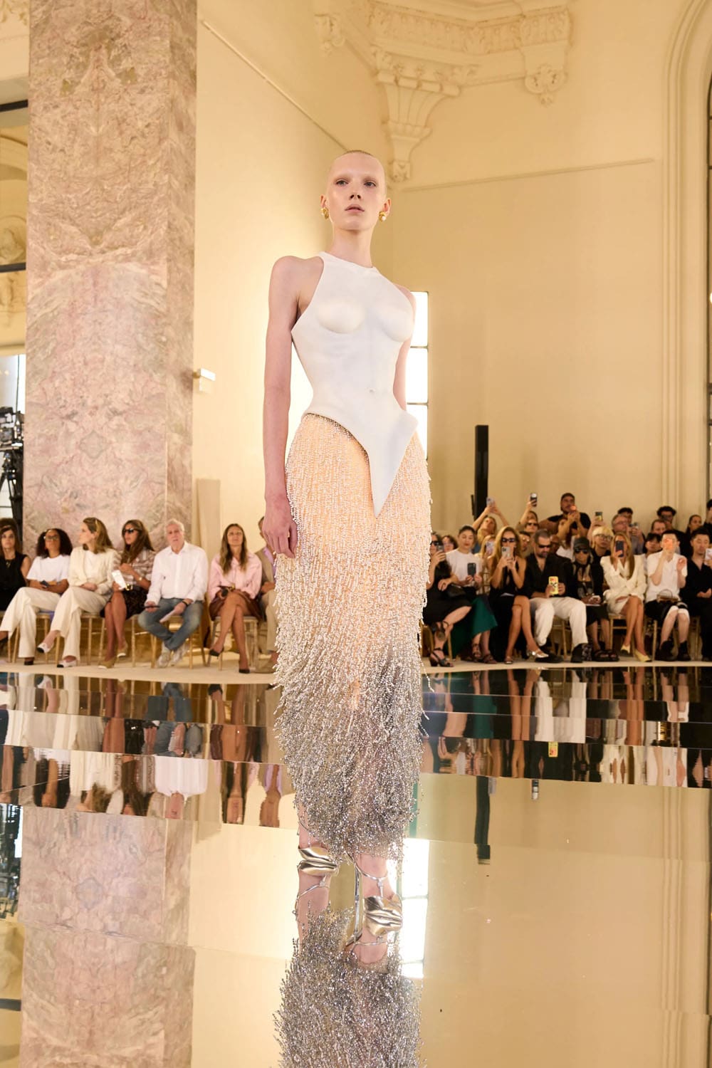 Коллекция Schiaparelli осень-зима 2026-2027 высокой моды Runway Журнал (30)