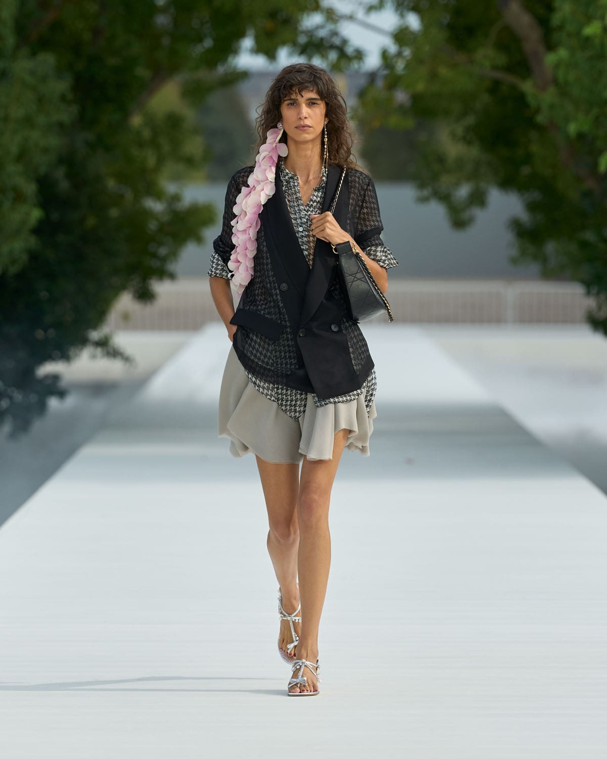 Dior Spring Summer 2027 Women Runway Magazine (2)