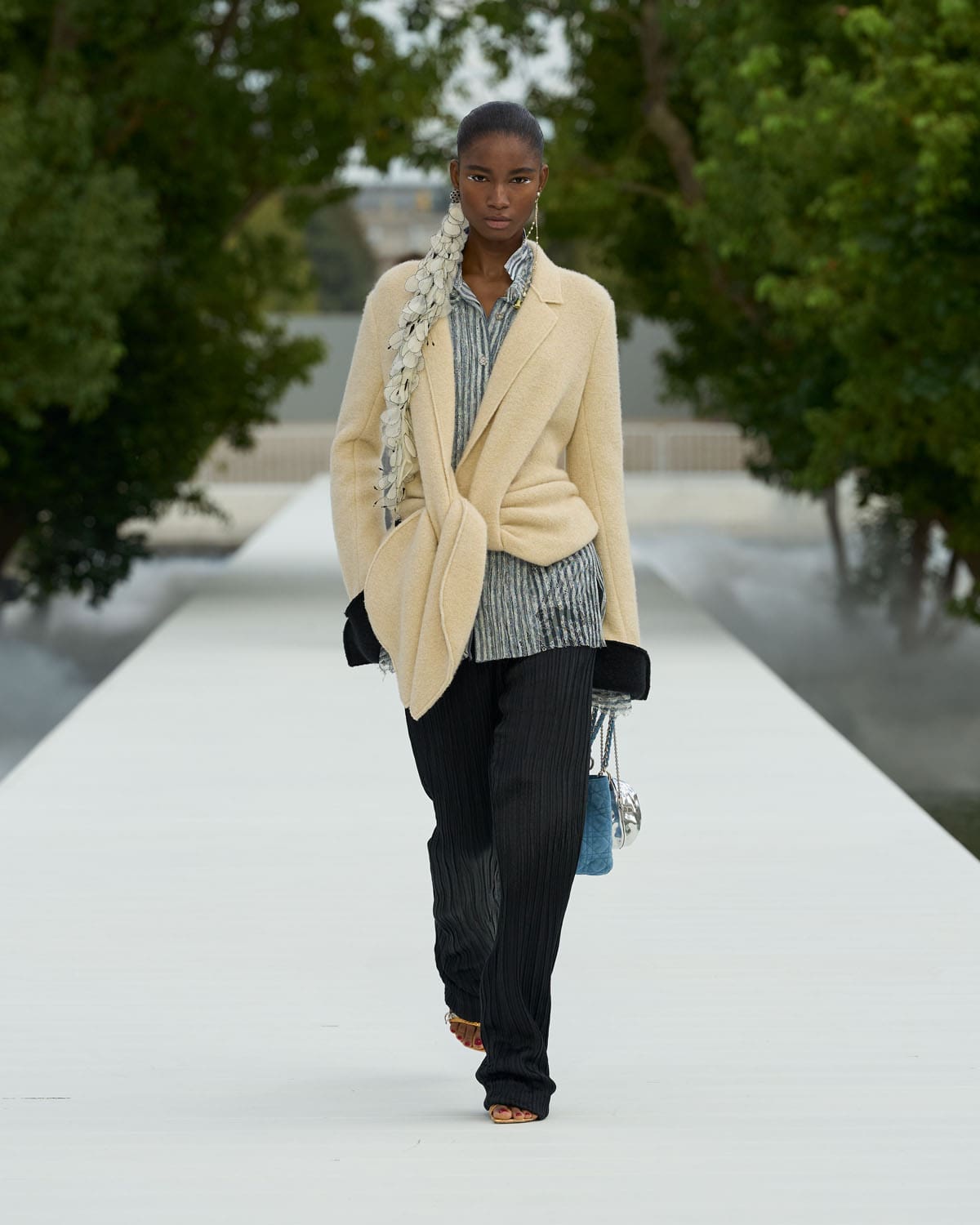 Dior Spring Summer 2027 Women Runway Magazine (37)