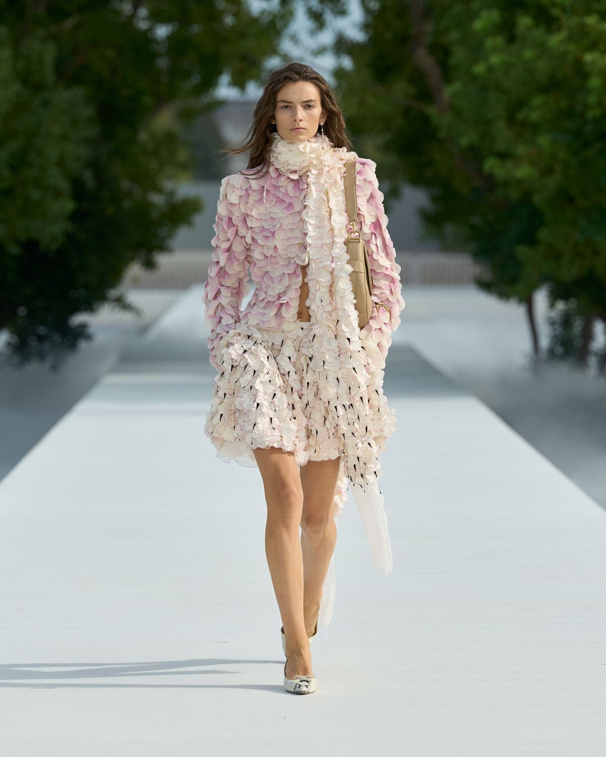 Dior Spring Summer 2027 Women Runway Magazine (4)