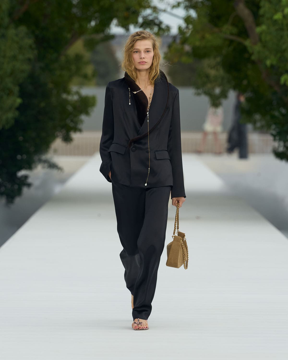 Dior Spring Summer 2027 Women Runway Magazine (44)