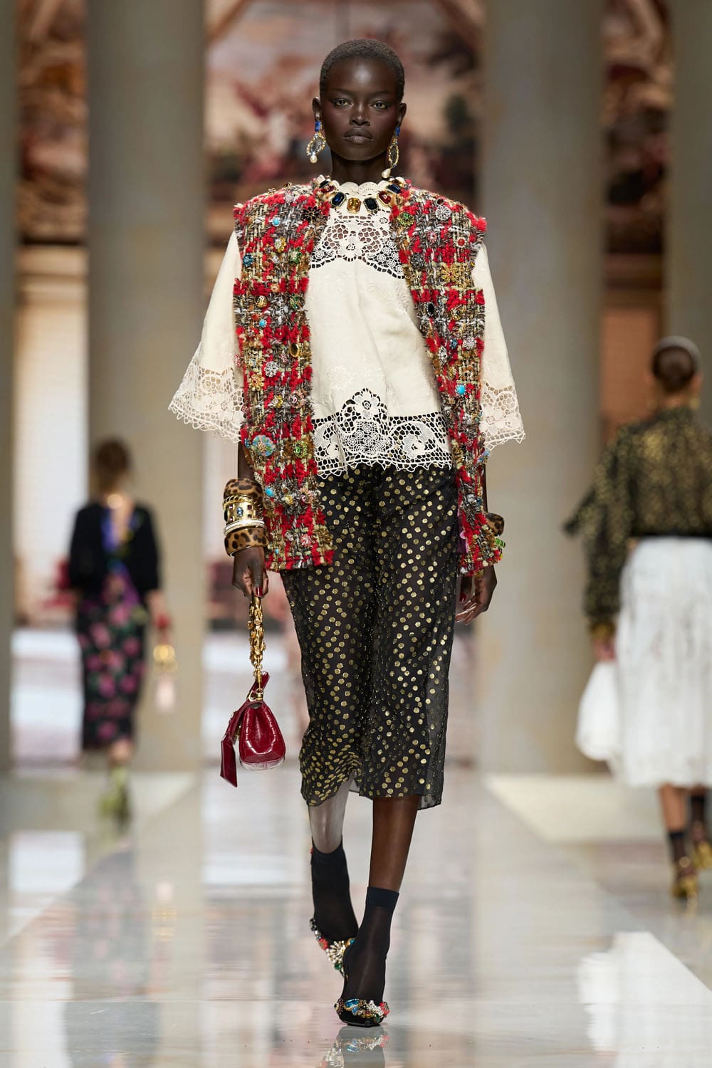 Dolce Gabbana Spring Summer 2027 Runway Magazine (15)