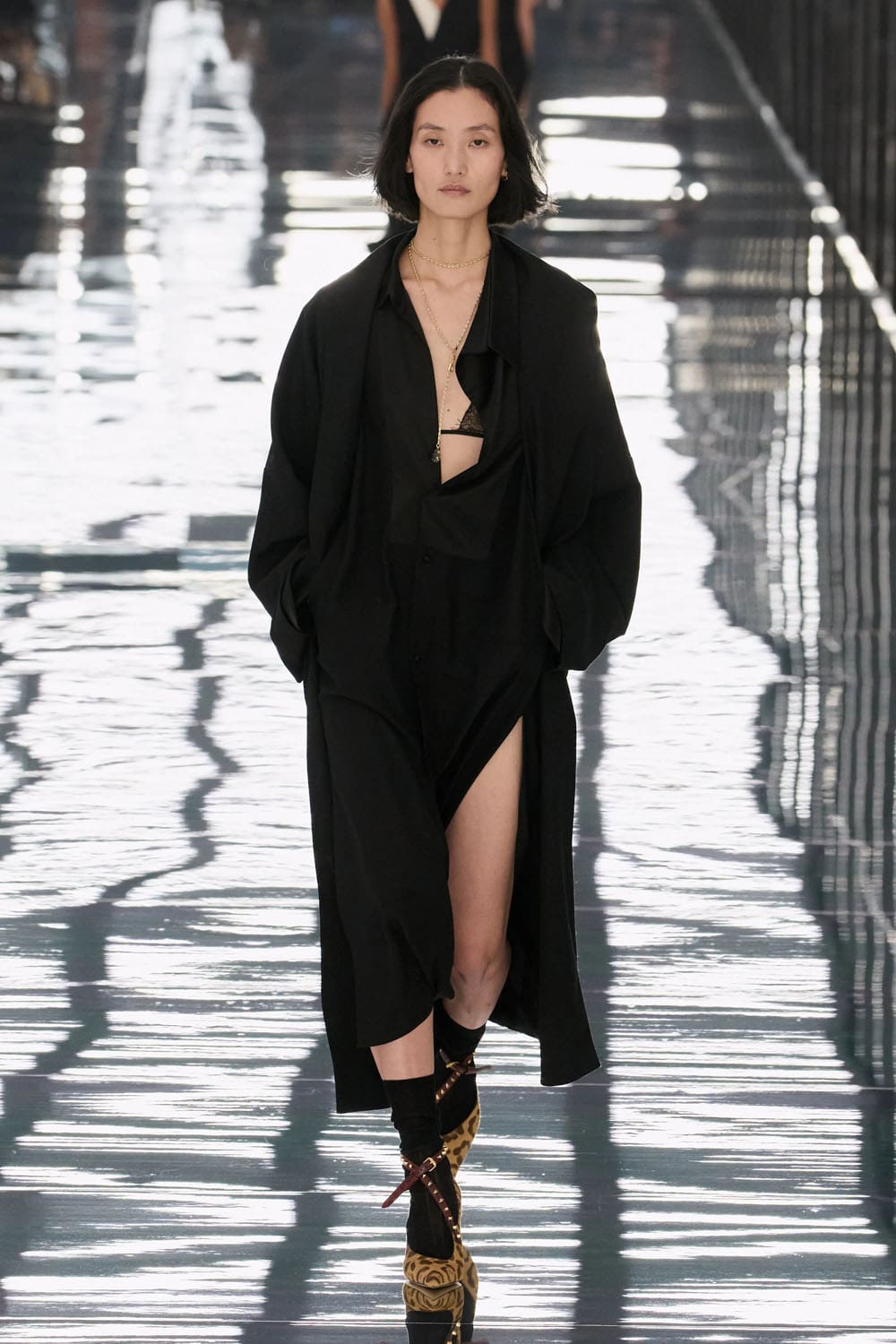 フェンディ春夏2027ミラノ Runway 雑誌(10)