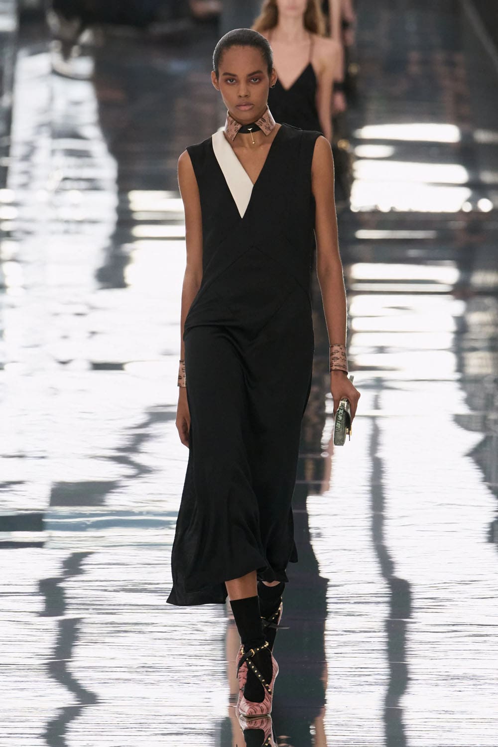 フェンディ春夏2027ミラノ Runway 雑誌(11)