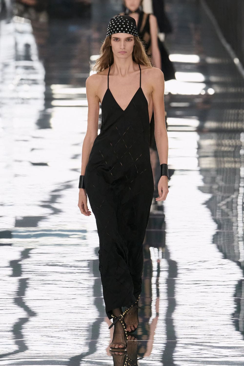 フェンディ春夏2027ミラノ Runway 雑誌(12)
