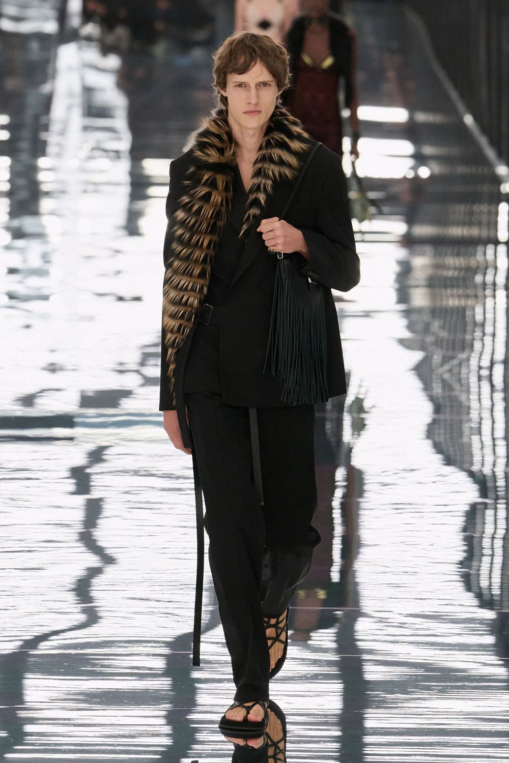 フェンディ春夏2027ミラノ Runway 雑誌(19)