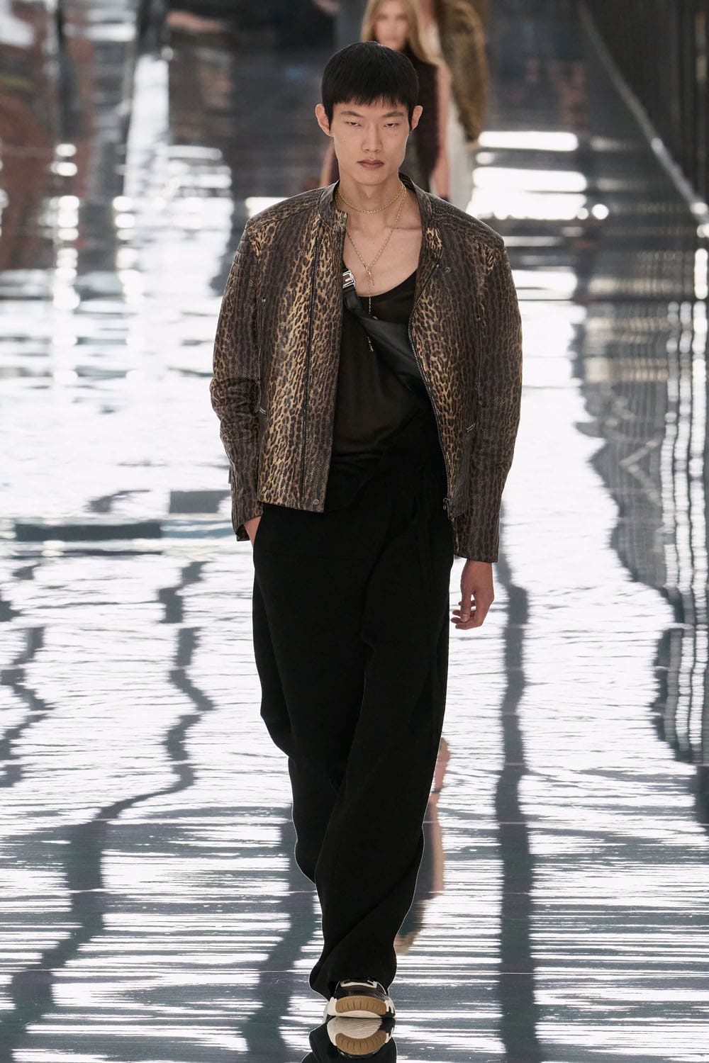 フェンディ春夏2027ミラノ Runway 雑誌(28)