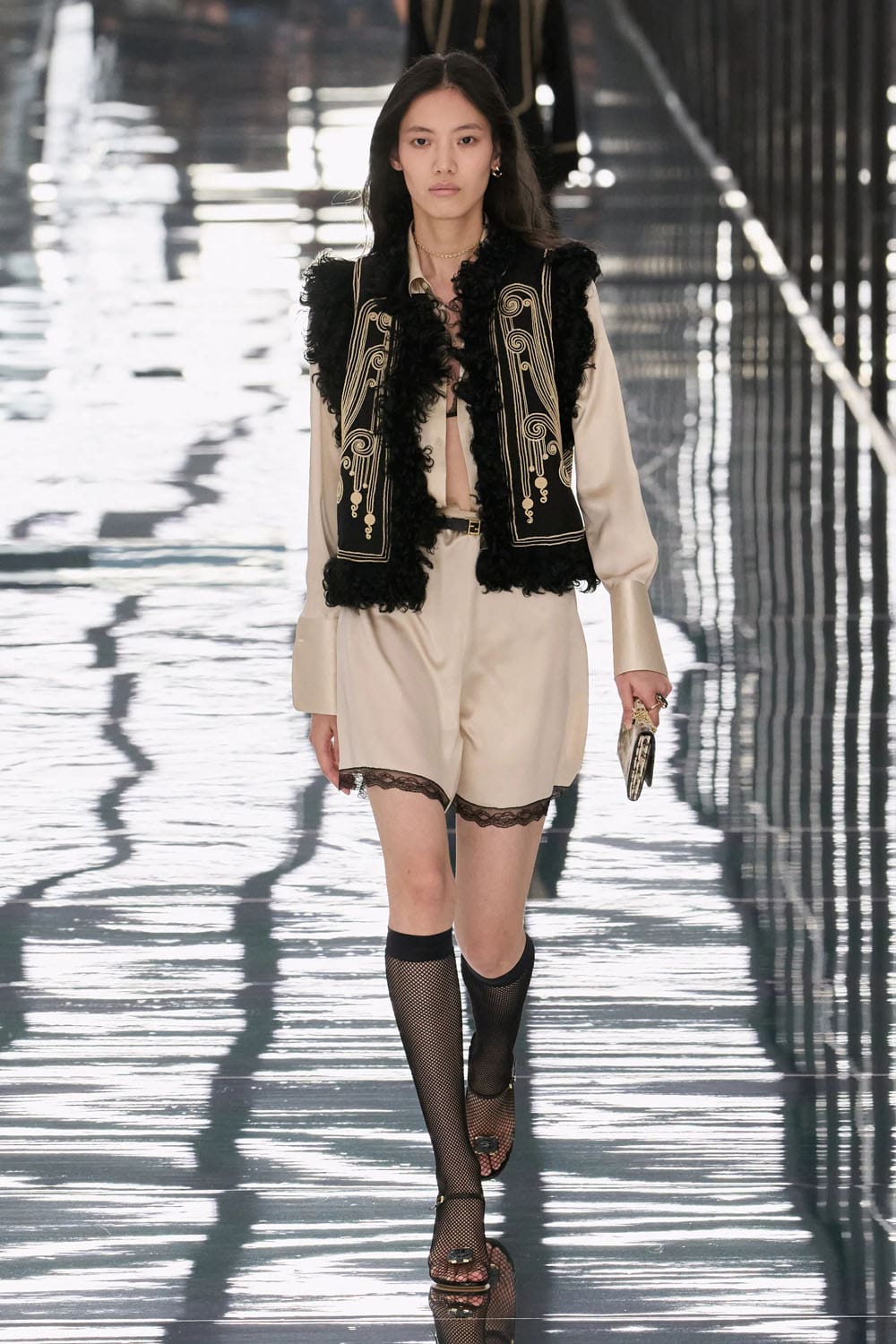 フェンディ春夏2027ミラノ Runway 雑誌(32)