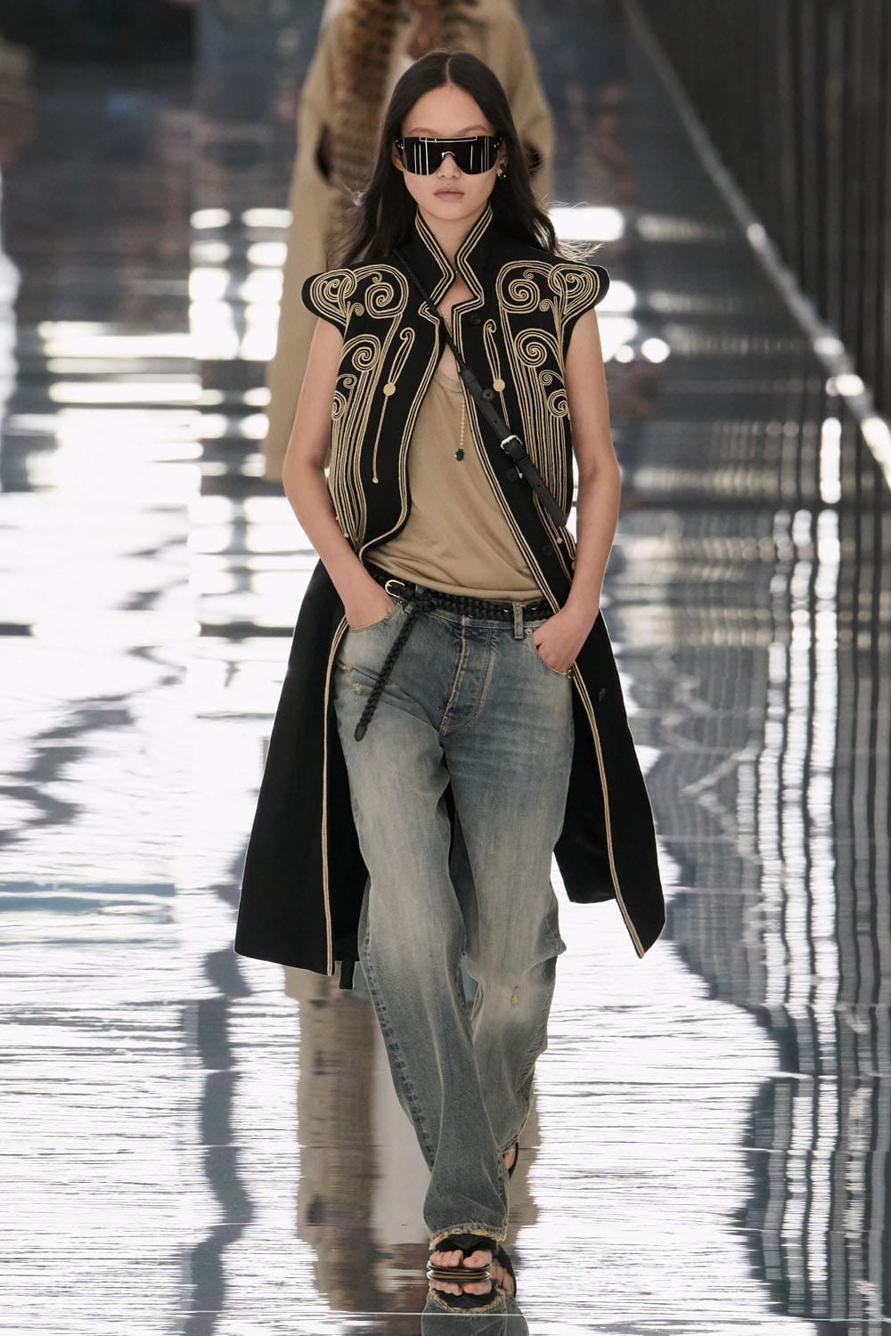 フェンディ春夏2027ミラノ Runway 雑誌(34)