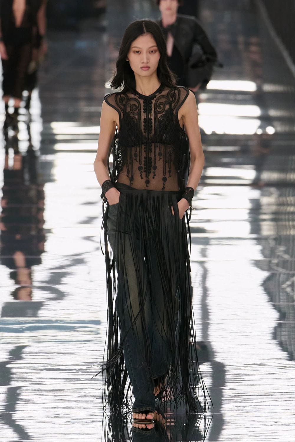 フェンディ春夏2027ミラノ Runway 雑誌(39)