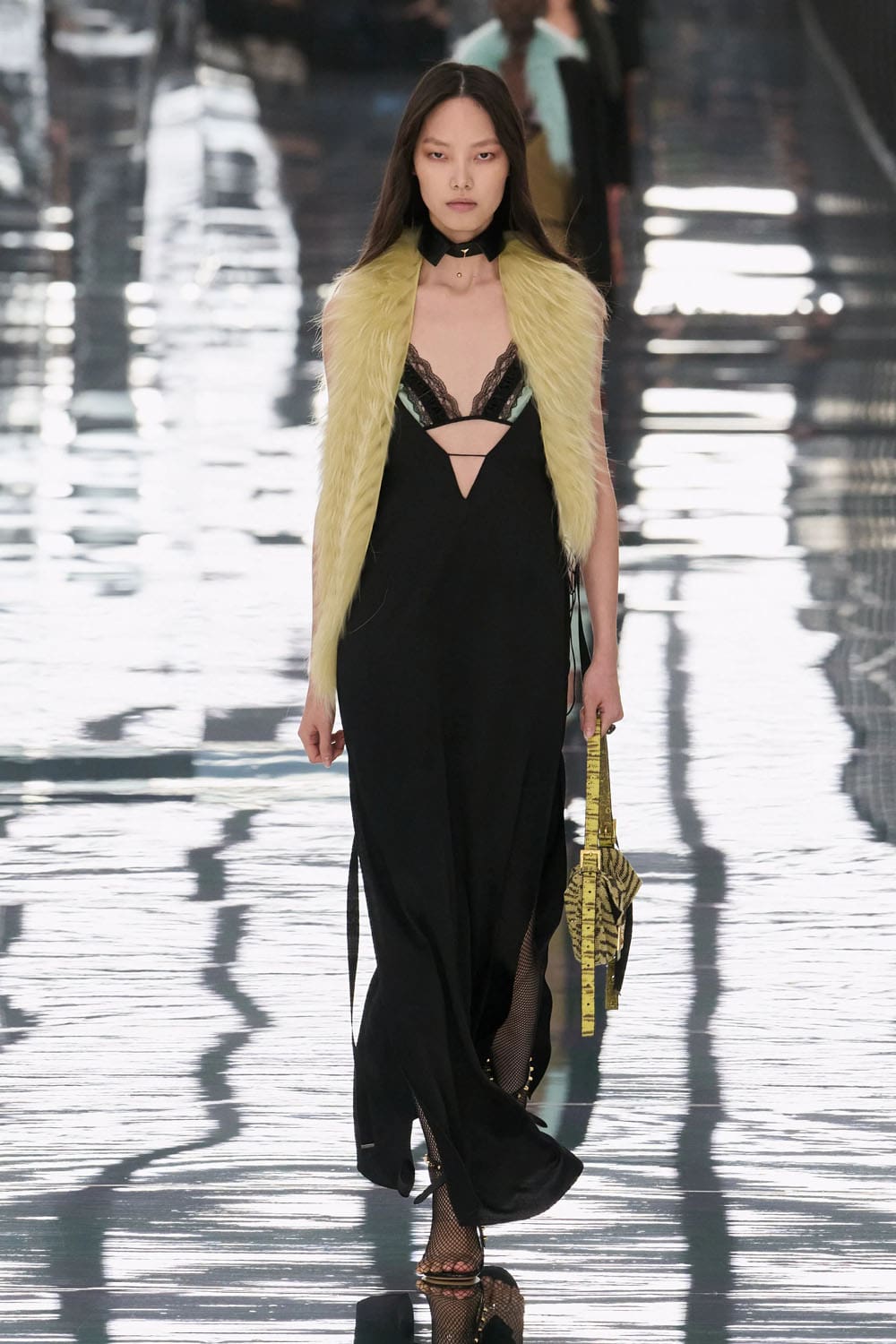 フェンディ春夏2027ミラノ Runway 雑誌(4)
