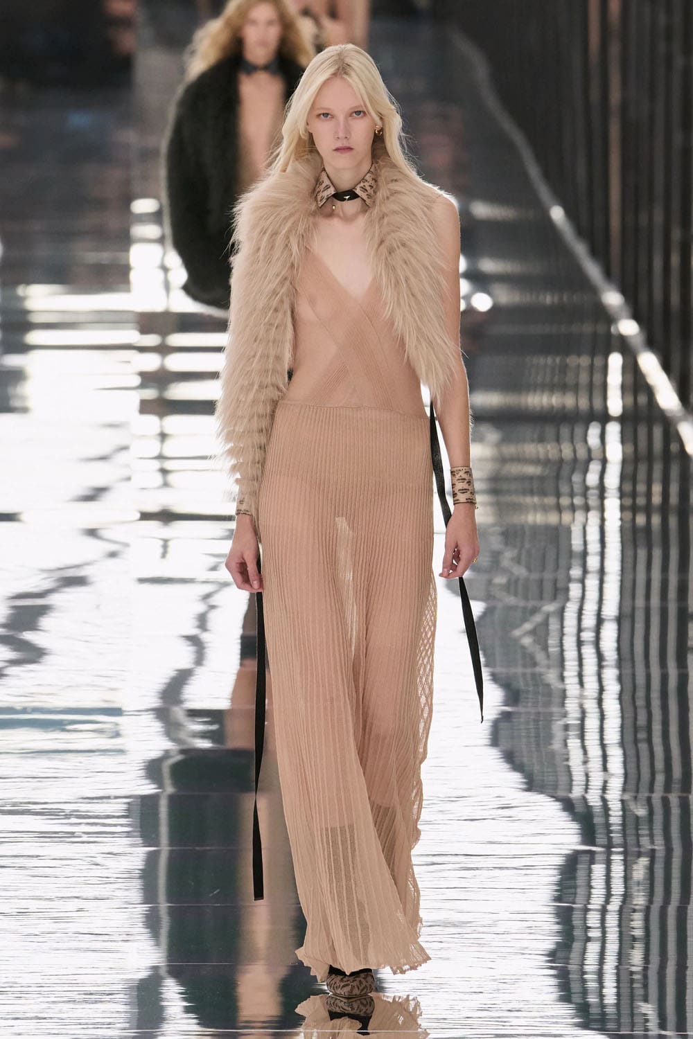 フェンディ春夏2027ミラノ Runway 雑誌(52)