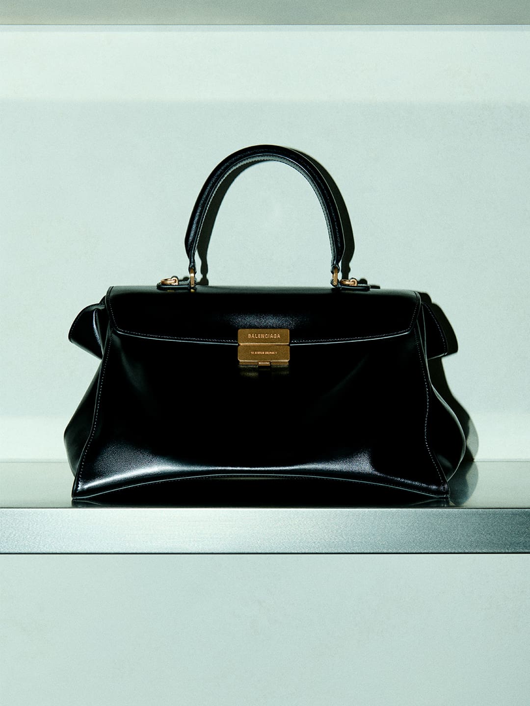 Bolso Hourglass Avenue — Balenciaga de Pierpaolo Piccioli, Colección Invierno 26, ClairObscur