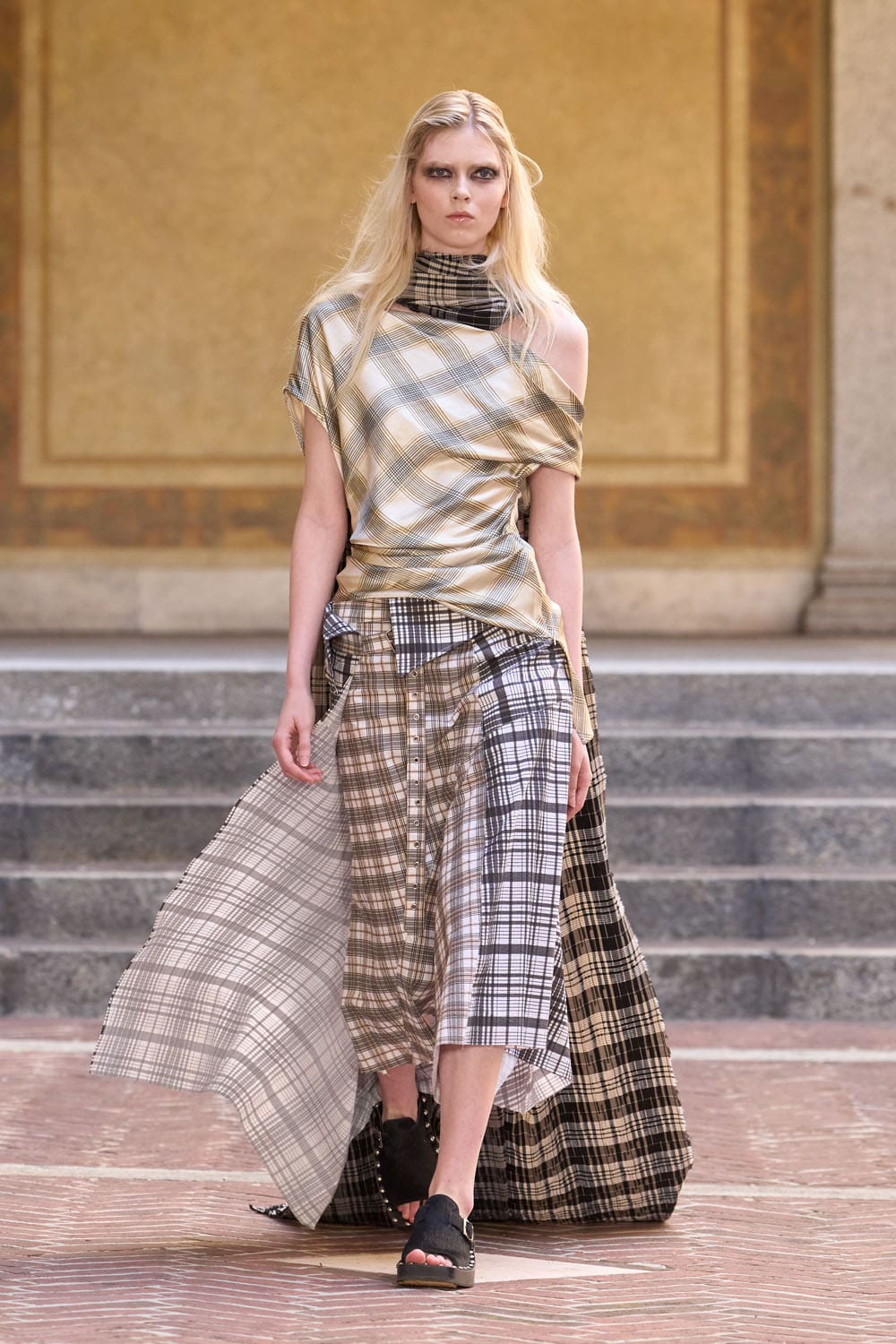 Marques' Almeida Spring Summer 2027 Runway Magazine (8)