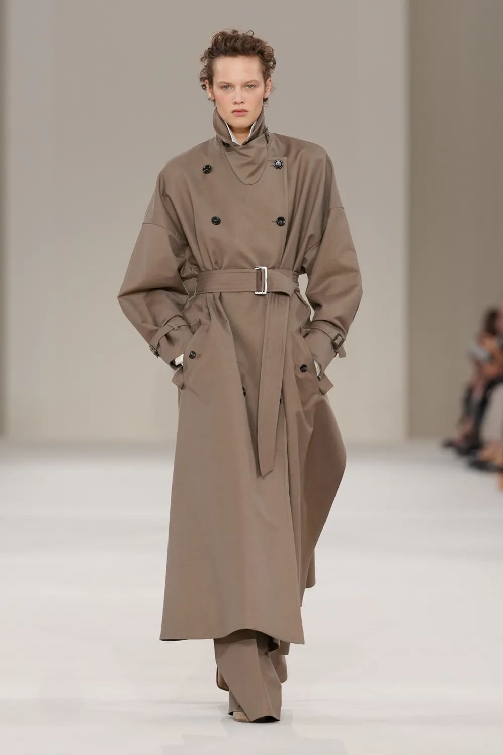 Max Mara 2027 春夏系列 Runway 杂志(1)