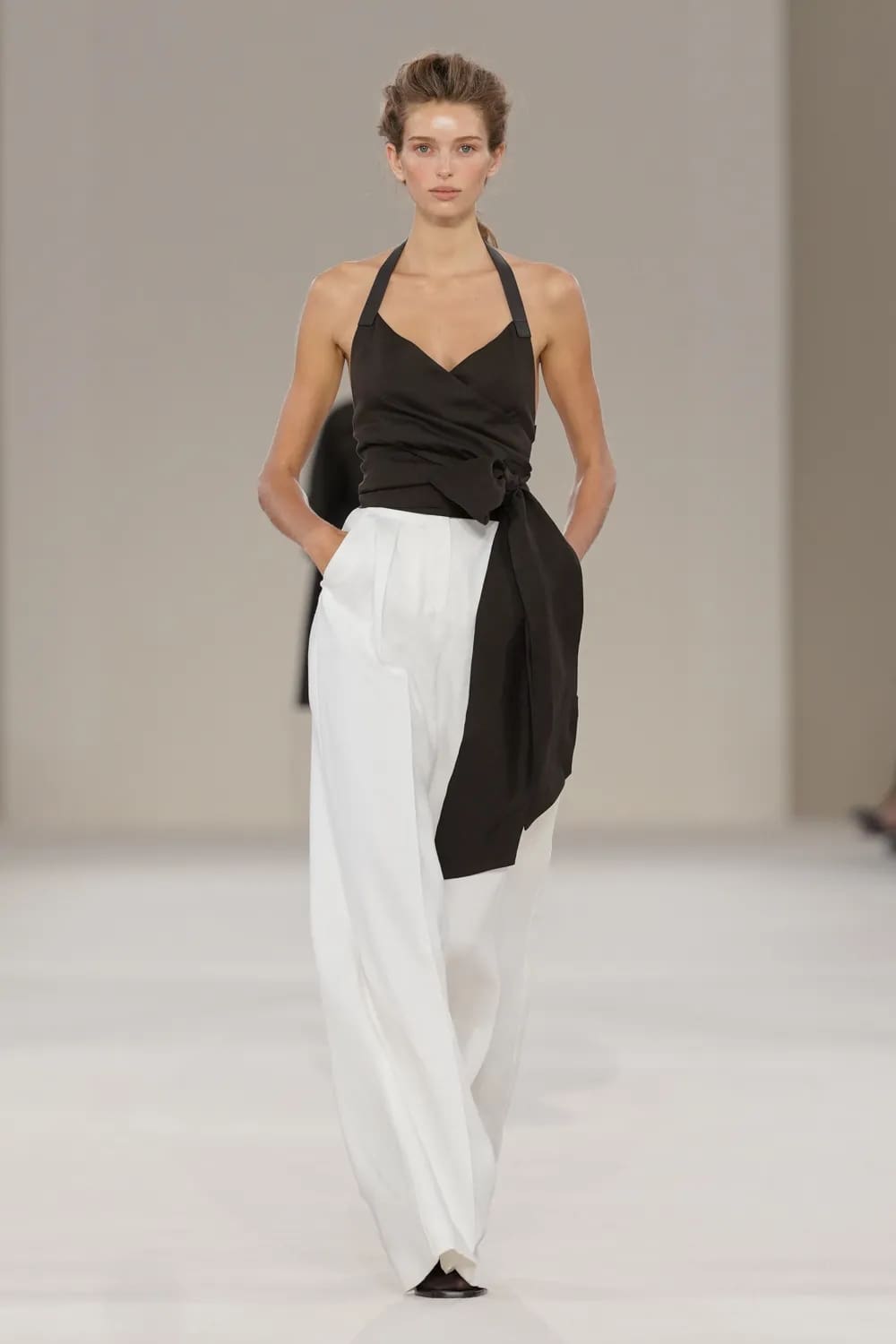 Max Mara 2027 春夏系列 Runway 杂志(10)