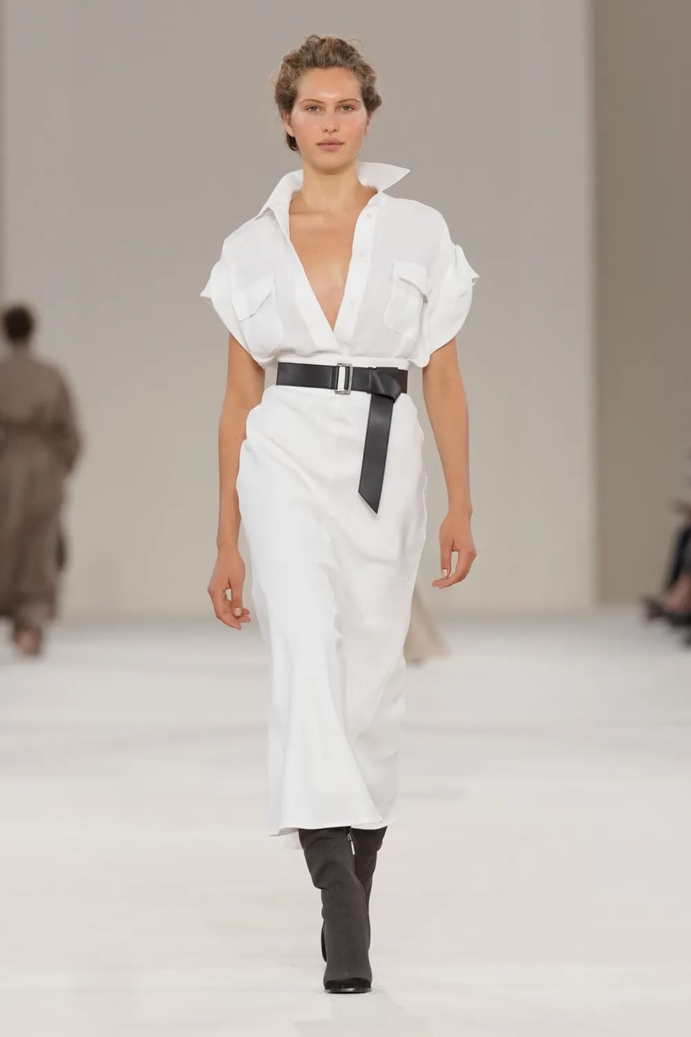 Max Mara 2027 春夏系列 Runway 杂志(12)