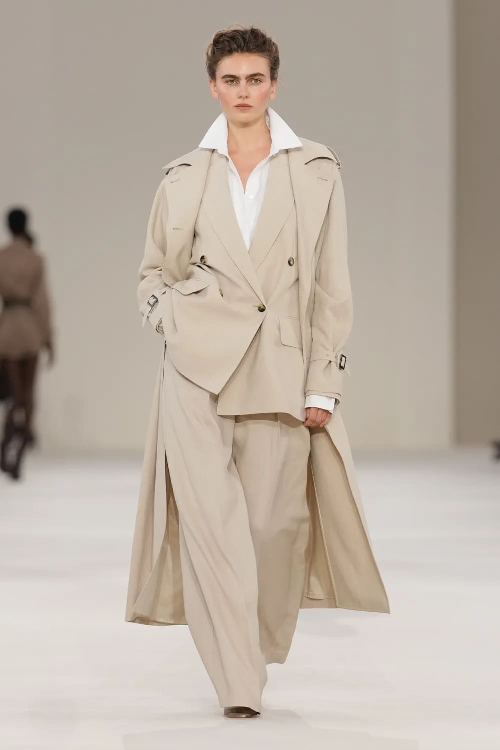Max Mara 2027 春夏系列 Runway 杂志(13)