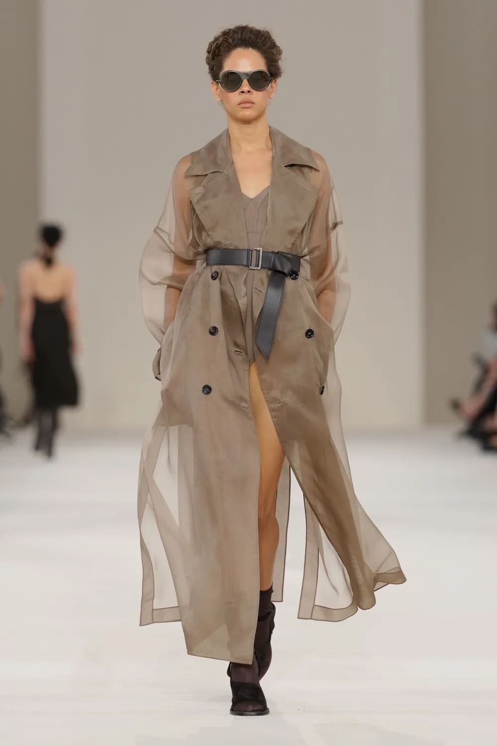 Max Mara 2027 春夏系列 Runway 杂志(20)
