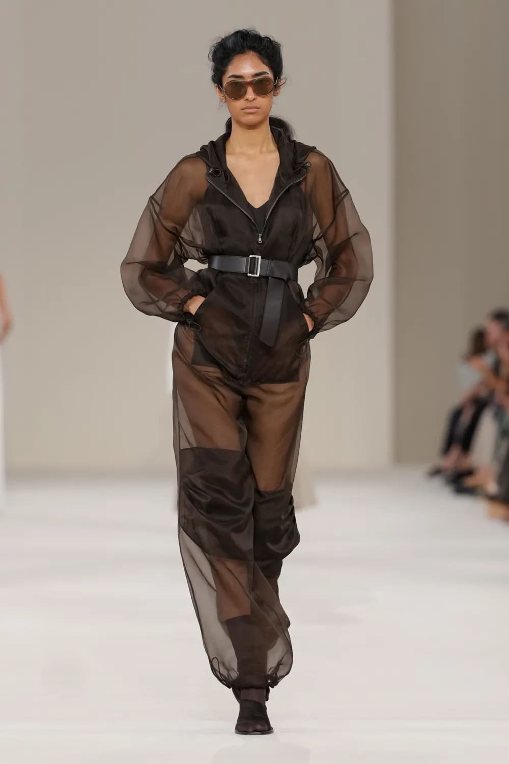 Max Mara 2027 春夏系列 Runway 杂志(22)