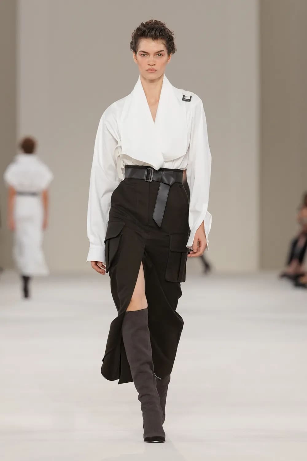 Max Mara 2027 春夏系列 Runway 杂志(24)