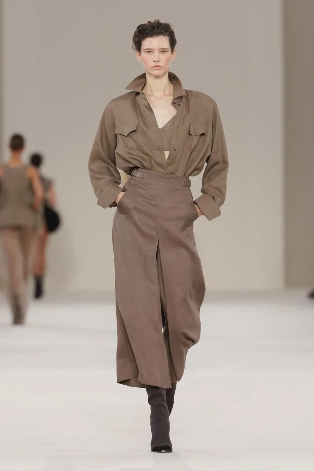 Max Mara 2027 春夏系列 Runway 杂志(29)