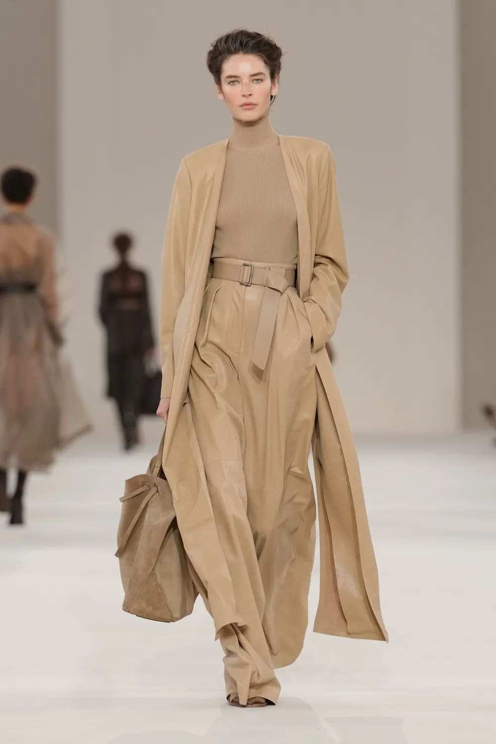 Max Mara 2027 春夏系列 Runway 杂志(31)