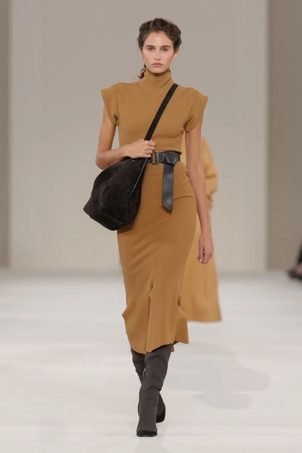 Max Mara 2027 春夏系列 Runway 杂志(38)