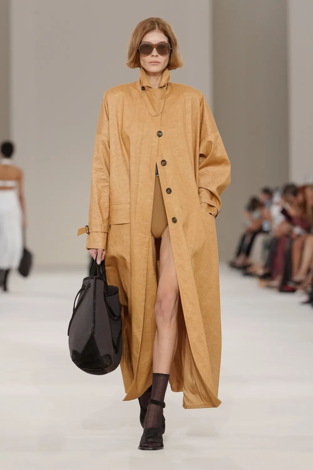 Max Mara 2027 春夏系列 Runway 杂志(39)