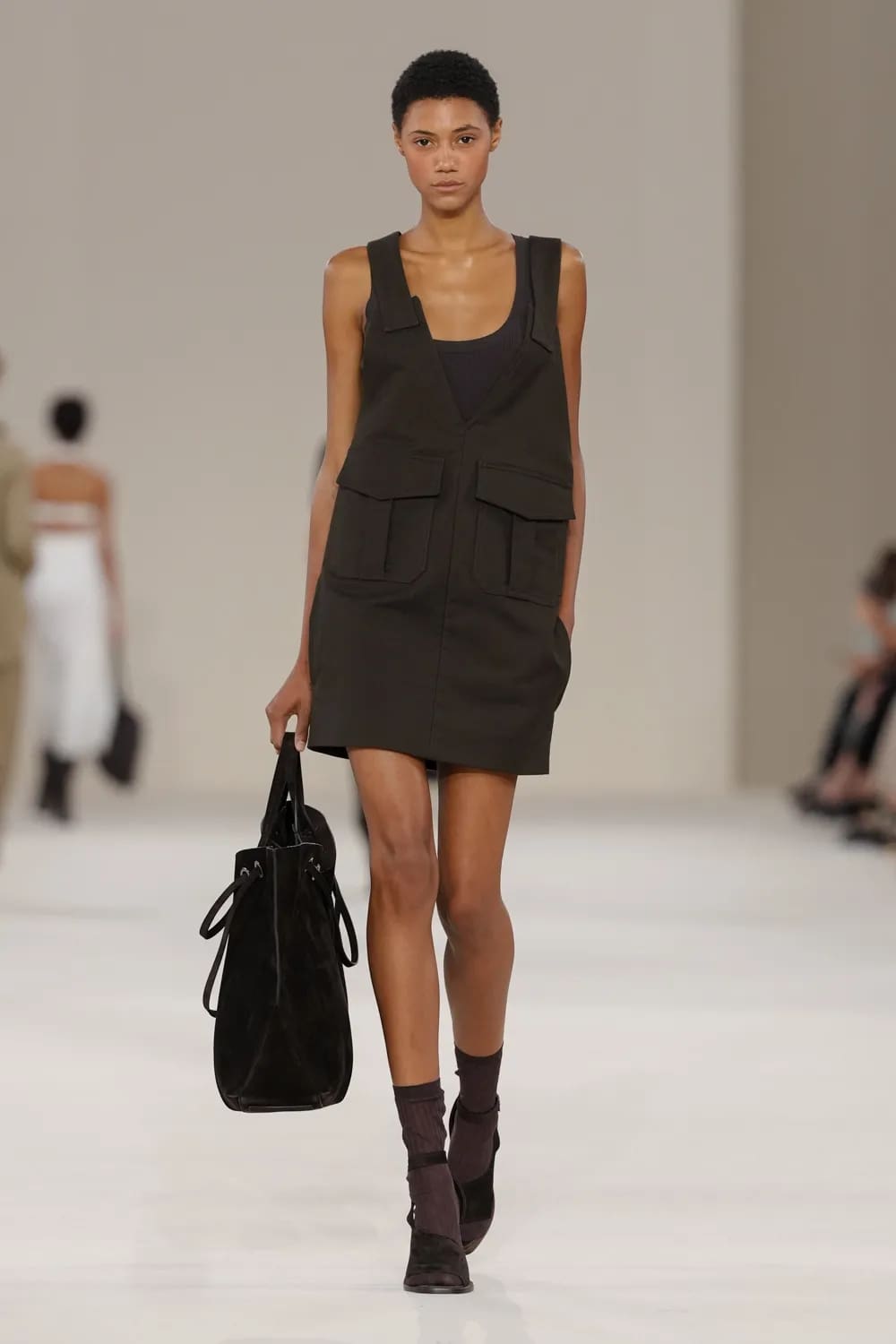 Max Mara 2027 春夏系列 Runway 杂志(40)