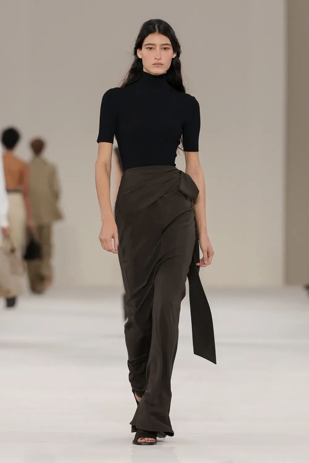 Max Mara 2027 春夏系列 Runway 杂志(41)